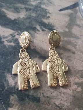Vintage Engel Bros EB Signed Gold Tone Tribal Warrior Dangle Earrings